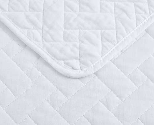 Tommy Bahama - King Quilt Set, Soft Bedding with Matching Shams, Cozy Bedspread, Bedding Set for All Seasons (Chevron White, King) Tommy Bahama