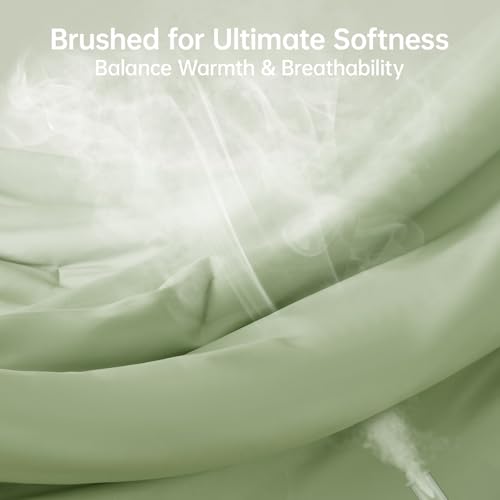 MUXHOMO Green Queen Comforter Set, All Season Ultra Soft Down Alternative Bedding - 3 Piece Lightweight Bed Set Includes 1 Comforter (90"x90") and 2 Pillow Shams (20"x26")