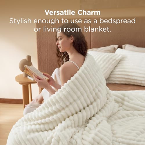 Bedsure Comforter Set Queen Size - GentleSoft™ 3 Pieces Double-Side Fleece Fluffy White Comforter Set, Cozy Striped Room Decor Aesthetic, Luxury Bedding Queen Size, 2 Pillowcases, 90x90 Inches Bedsure