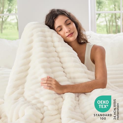 Sasttie Twin/Twin-XL Comforter Set 2 Pieces - Super Soft Fleece Comforters Twin/Twin-XL Size, 1 Luxury Warm Fuzzy Marshmallow Comforter with 1 Pillow Case, Faux Fur Bedding Set, Cream White Sasttie