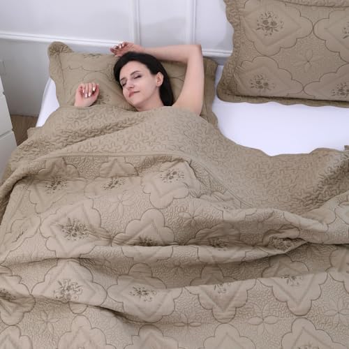 Cmfshape Floral Embroidery Quilt Set,3 Pieces King Quilt Bedding Set,Classic Diamond Pattern Quilts,Ultra Soft Lightweight Reversible Bedspread Coverlets for All Season(Taupe,102"x90") Cmfshape