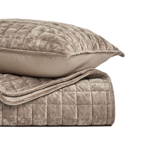 RECYCO Luxury Velvet Quilt King Size Bedding Set, Ultra Soft Velvet Comforter Set, Lightweight Quilted Channel Box Stitch Oversized Bedspread Coverlet for All Season, with 2 Shams, Natural Tan RECYCO