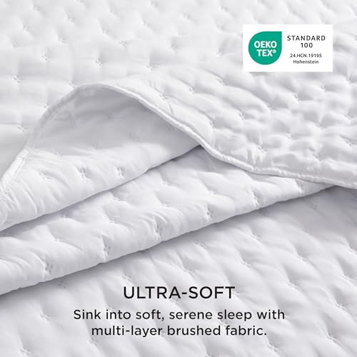 Bedsure Twin Quilt - Ultra Soft Twin XL Quilt Bedding for Dorm Decor, Lightweight All-Season Comforter, Bright White Bedspread Coverlet with Clover Pattern, 68 x 86 Inches Bedsure