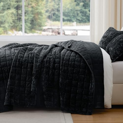 BEDELITE Velvet Quilt Set King Size - Luxury Velvet Comforter Bedding Set 3 Pieces, Soft Cozy Shiny Black Oversized Bedspread Coverlet for All Seasons with 2 Pillow Shams BEDELITE