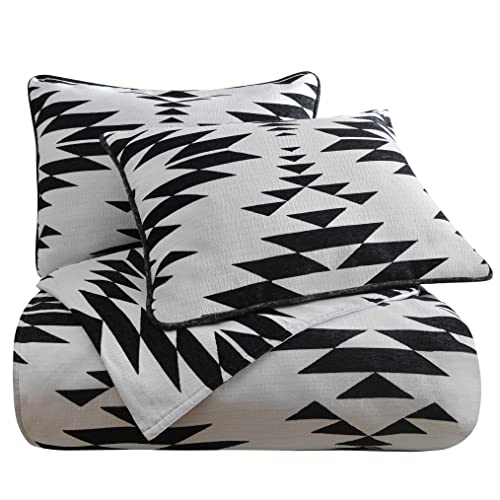 HiEnd Accents Amelia Western Bedding 3 Piece King Size Comforter Set, Black and Off-White Southwestern Aztec Geometric Pattern, Rustic Jacquard Comforter Set with Pillow Shams