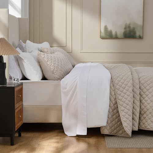 Bedsure Quilts King Size - Lightweight Bedspreads King Size with Classic Honeycomb Quilting, Soft Quilt Bedding Set, Taupe Comforter Set Coverlet for All Seasons with 2 Pillow Shams (106" x 96") Bedsure