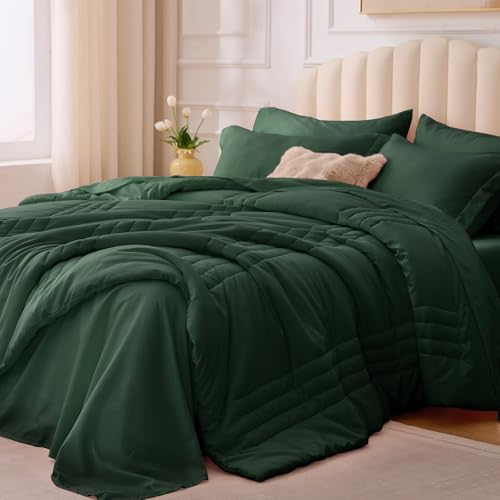 Velorose Queen Comforter Set Emerald Green - Bed in a Bag Queen Size 7 Pieces, Soft Bedding Set for All Seasons, Christmas Premium Queen Comforter Set with Comforter, Sheets, Pillowcases & Shams Velorose