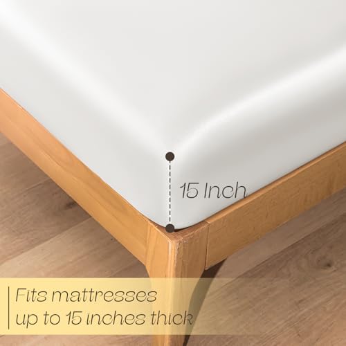 VACVELT 3-Piece Satin Fitted Sheet Set King Size, Ivory White Bottom Bed Sheet with 2 Pillowcases, Similar to Silk Sheets, Luxury & Silky Bedding Set, 15 Inch Deep Pocket VACVELT