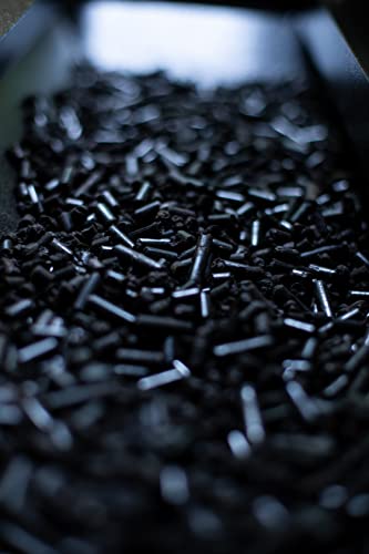 Royal Oak 100 Percent Charcoal Hardwood Pellets for Real BBQ Flavor, Grilling and Smoking, High Heat, Resists Water, Easy to Clean, 30 Pound Bag Royal Oak