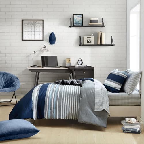 Nautica - Twin/Twin XL Comforter Set, Soft Brushed Bedding with a Relaxed Feel for Year-Round Use, 2 Piece Bed Set with Matching Pillowcase (Heathered Block Grey) Nautica