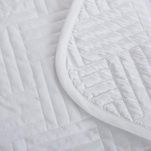 NTBAY King Silk Satin Quilt Set, Geometric Pattern Bedspread Luxury Quilted Coverlet Set for All Seasons(1 Quilt, 2 Pillow Shams), White NTBAY