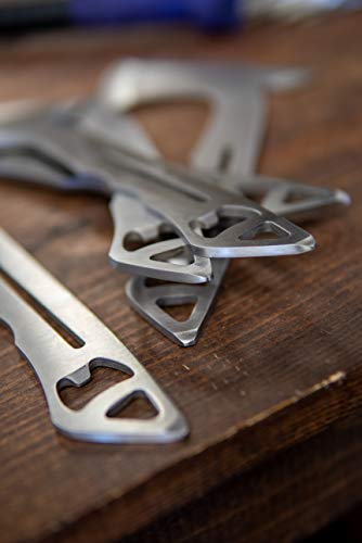Smith & Wesson 8in Throwing Knives and 10in Axes Combo with Full Tang Stainless Steel Design, Bottle Opener and Nylon Sheaths for Recreation and Competition Smith & Wesson