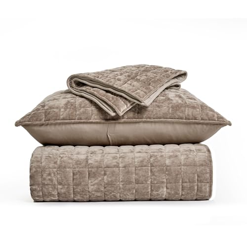 RECYCO Luxury Velvet Quilt King Size Bedding Set, Ultra Soft Velvet Comforter Set, Lightweight Quilted Channel Box Stitch Oversized Bedspread Coverlet for All Season, with 2 Shams, Natural Tan RECYCO