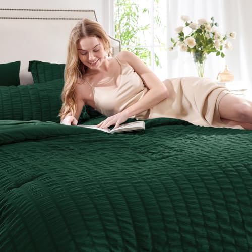 CozyLux King Size Comforter Set Emerald Green Seersucker 7 Pieces Bed in a Bag King Comforter Set with Sheets, Luxury Soft Bedding Set with Down Alternative Comforter, Sheets, Pillowcases & Shams CozyLux