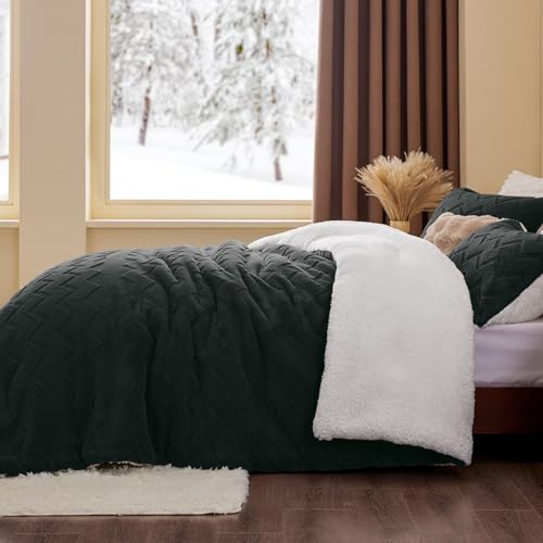 BEDELITE Fluffy Twin Comforter Set - Super Soft Sherpa Black Comforter for Twin Size Bed, Luxury Warm Bedding Set for Winter, Fuzzy Bed Set 2 Piece (1 Comforter, 1 Pillowcase) BEDELITE