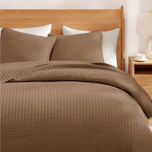 WRENSONGE King Size Quilt-3 Pieces Lightweight Bedspreads Brown King Quilt Bedding Set for All Seasons, Soft Summer Coverlet with 2 Pillow Shams Suitable for Bed, Couch, Quilt Blanket WRENSONGE