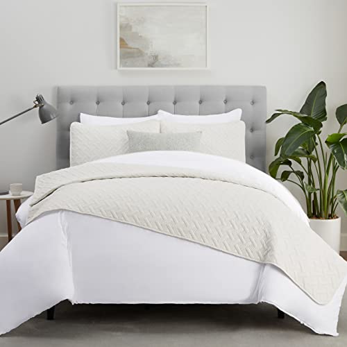 Serta ComfortSure Soft 3-Piece Full/Queen Quilt Bedding Set, Includes Bedspread/Coverlet and Pillow Shams, Bedding for All Seasons, Machine Washable, Ivory Serta