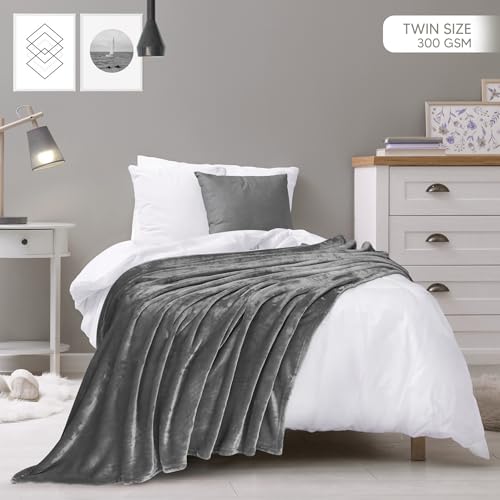 Utopia Bedding Fleece Blanket Twin Size Grey (60x80 Inches) Ultra Soft Warm Lightweight Microfiber Breathable Anti-Static Cozy Winter Bed Blanket, All-Season Home Decor Gift for Men & Women Utopia Bedding