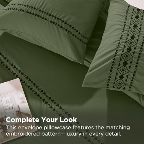 Baskbed Embroidered Boho Comforter Set King Size, 3-Piece Western Shabby Chic Bedding Set - Fluffy Ultra Soft Microfiber with Intricate Design, Includes 1 Green Comforter(102"x90") & 2 Pillowcases Baskbed