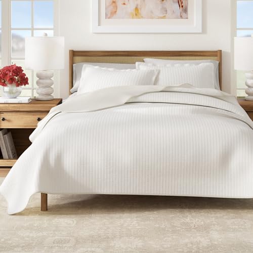 Great Bay Home Twin/Twin XL Quilt Bedding Set, 2-Piece Lightweight Summer Channel Stitch Quilt Set with Shams, Ultra Soft White Bedspreads, Quilted Bedding Coverlets for All Seasons Great Bay Home