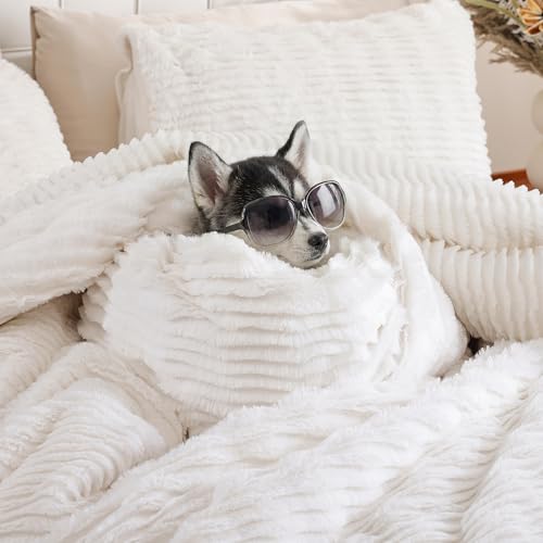 YIKUSH Full Comforter Set Fluffy White Full Size Bed Set Faux Rabbit Fur Fluffy Shaggy Furry Winter Bedding Ultra Soft Plush and Warm All Season 1 Comforter with 2 Pillow Cases (Full, White) YIKUSH