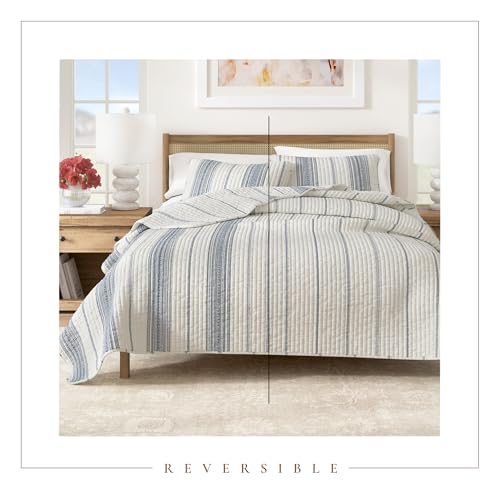 Great Bay Home Twin/Twin XL Reversible Quilt Bedding Set - All Season, Modern, Lightweight Bedspreads - White & Navy Striped Coverlets (Includes 1 Quilt, 1 Pillow Sham) Great Bay Home