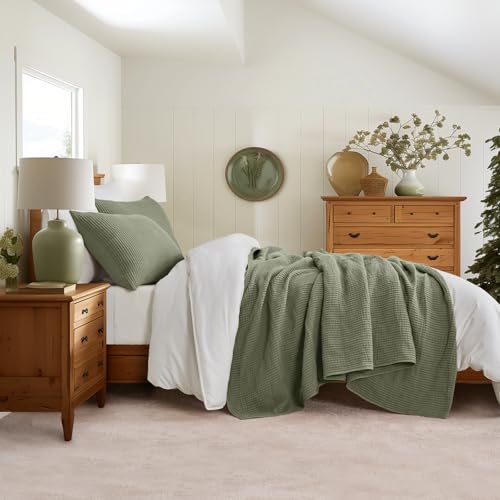 EVERGRACEHOME Cotton Coverlet Set King Size 3 Pieces, Lightweight Soft Ribbed Matelassé Bedspread Quilt Set, Cozy Oversized Quilted Bedding Set with 2 Pillow Shams for All Seasons, Olive Green EVERGRACEHOME