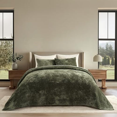 EVERGRACE Velvet Quilt Set King Size, Luxurious Soft Striped Channel Bedding Set, Lightweight Velvet Comforter for All Season, Oversized Bedspread Coverlet with 2 Matching Shams, Olive Green