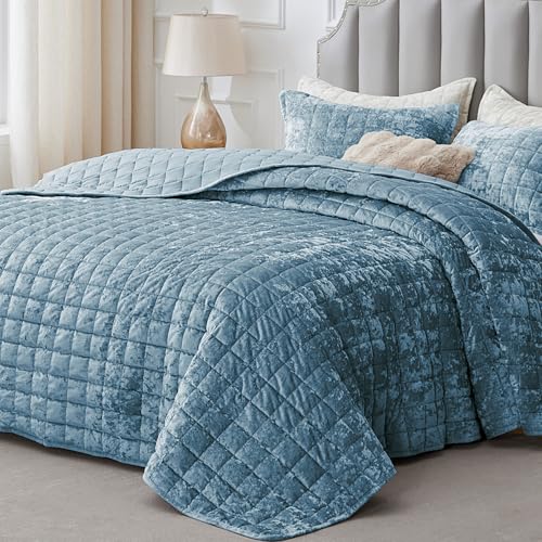 BEDELITE Velvet Quilt Set King Size - Luxury Velvet Comforter Bedding Set 3 Pieces, Soft Cozy Shiny Dusty Blue Oversized Bedspread Coverlet for All Seasons with 2 Pillow Shams BEDELITE