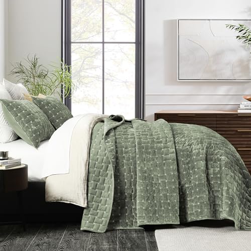 Grassix Velvet Quilt Set King Size, 3 Pieces Lightweight Velvet Comforter with Pillow Shams, Geometric Quilted Bedspread Coverlet Bedding Set for All Seasons, Sage Green, 108"x96" Grassix