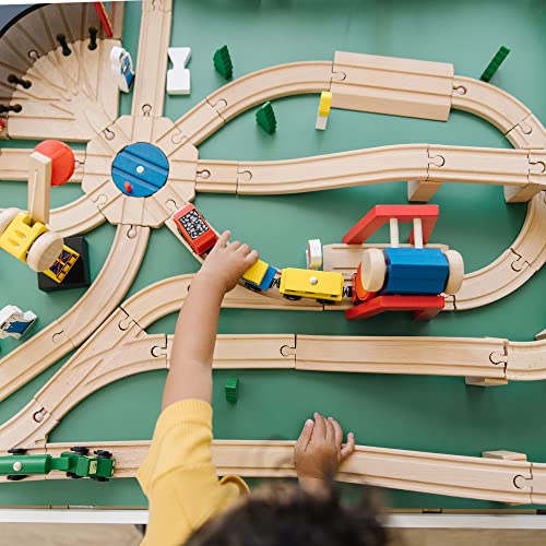 Melissa & Doug Wooden Railway Set, 130 Pieces - Wooden Train Set for Toddlers Ages 3+ Melissa & Doug