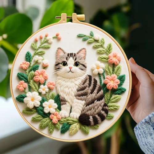 Zhenqing Gray Cat Embroidery Kit for Beginners, Pre-Printed 29x29cm Cotton Fabric with 20cm Hoop, Cute Striped Cat in Floral Wreath Design (C0245)
