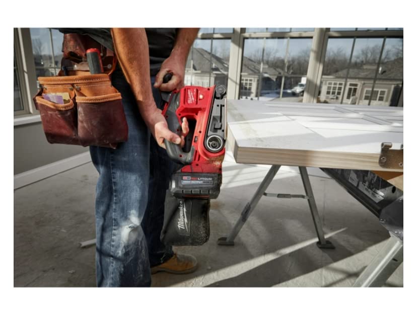 Milwaukee M18 FUEL 3-in. x 18-in. Cordless Belt Sander Milwaukeey