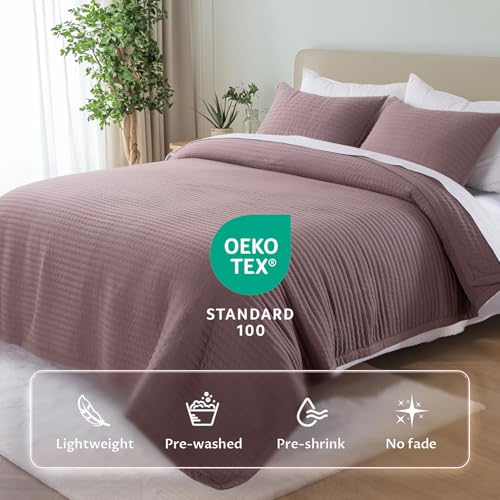 Oversized King Quilt Set 112"x106" – Soft Washed 3-Layer Lightweight California King Bedspread, Minimalist Nordic Design, All-Season Quilt Bedding (1 Quilt + 2 Pillow Shams), Twilight Mauve Purple KASENTEX