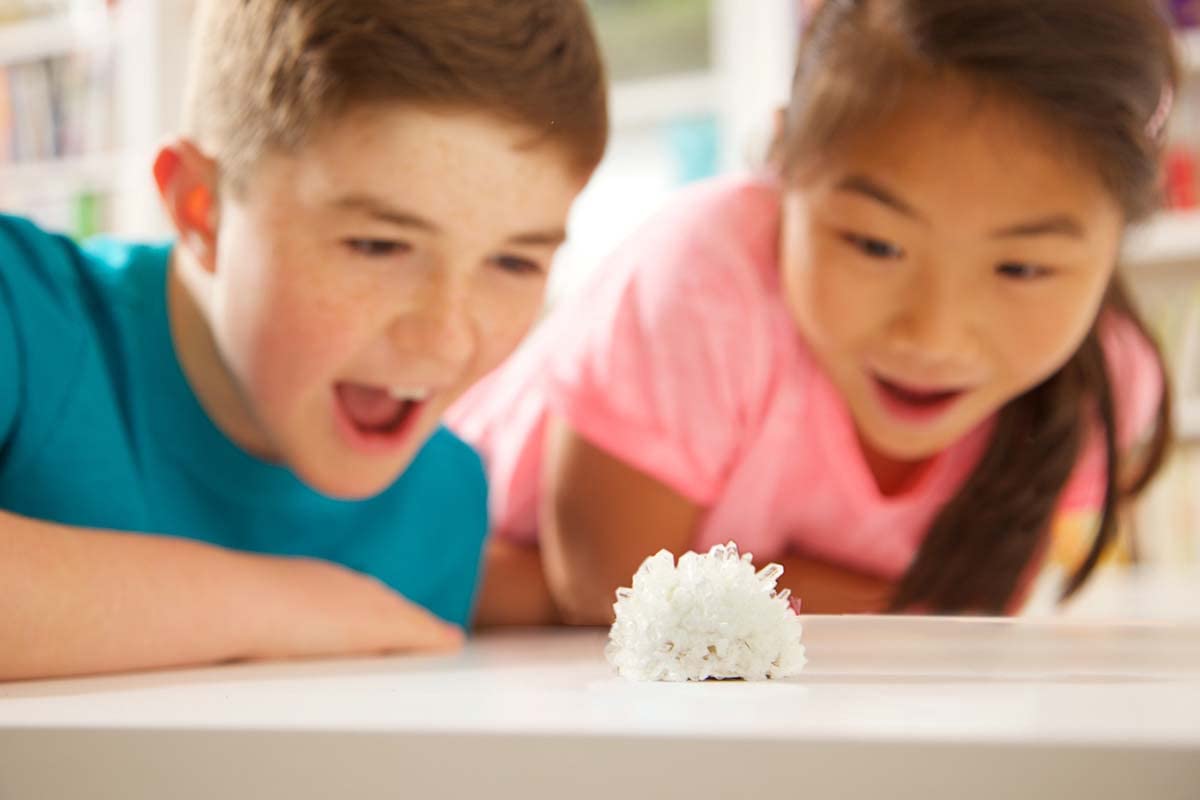 4M Glow Crystal Growing Kit - Grow a DIY Crystal Experiment Specimen, A Great Educational STEM Toys Crystal Making Gift for Kids & Teens, Boys & Girls 4M