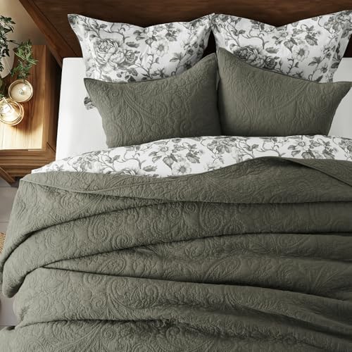 EVERGRACE 100% Cotton Paisley Quilt Set, King Size 3 Piece Set – Prewashed Lightweight Bedspread with 2 Shams, Soft & Breathable Matelasse Coverlet for All-Season Comfort, Olive Green EVERGRACEHOME