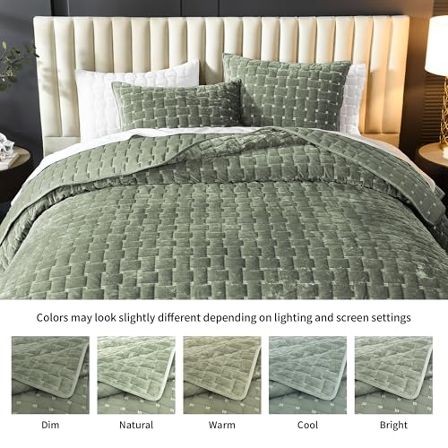Grassix Velvet Quilt Set King Size, 3 Pieces Lightweight Velvet Comforter with Pillow Shams, Geometric Quilted Bedspread Coverlet Bedding Set for All Seasons, Sage Green, 108"x96" Grassix