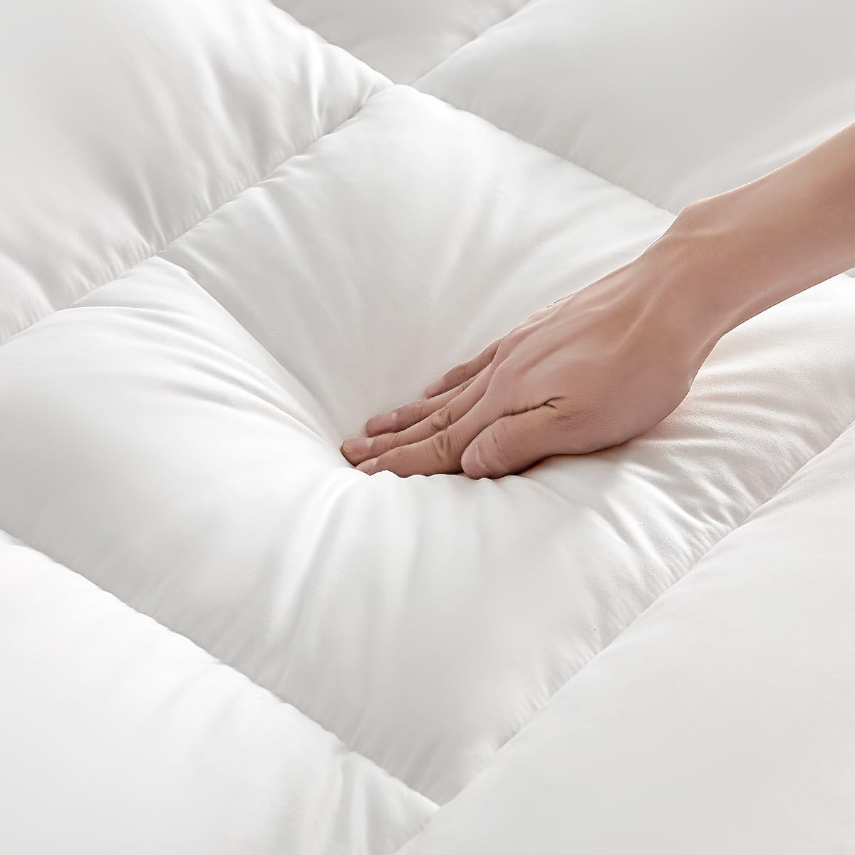 STWIENER King Mattress Topper, Pillow Top Mattress Topper for Back Pain Relief, Extra Thick Mattress Pad Deep Pockets for 8"-21", Soft Down Alternative Fill Mattress Protector, Blue Stripe STWIENER
