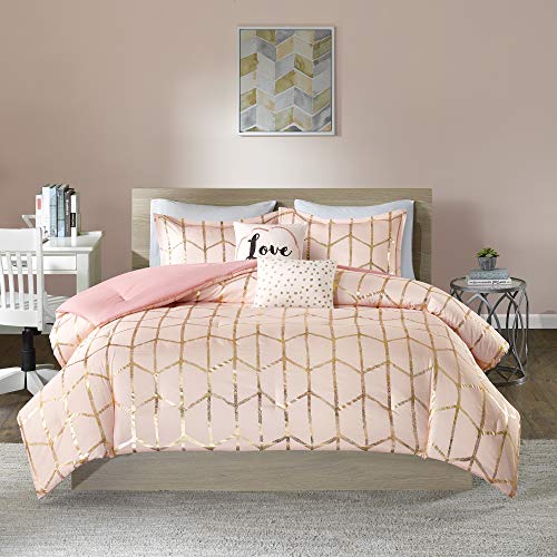 Intelligent Design Raina King/Cal King Comforter Set, Soft Microfiber, Modern Geometric Metallic Bed Set, 5 Pieces College Bedding with 2 Shams, 2 Toss Pillows Blush/Gold Intelligent Design