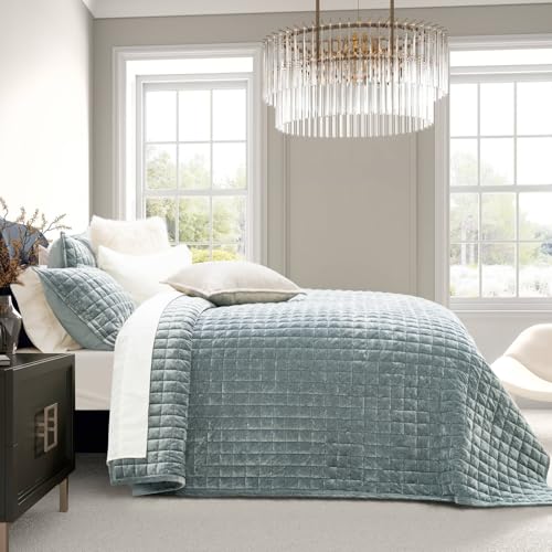 RECYCO Luxury Velvet Quilt Set, California King 118'' x 106'' Oversized Bedspread, Ultra Soft Velvet Comforter, Lightweight Box Stitch Bedding Sets for All Season, with 2 Shams, Blue Linen RECYCO