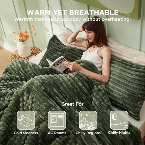Bedsure King Comforter - GentleSoft™ 3 Pieces Double-Side Fleece Fluffy Olive Green Comforter Set, Cozy Striped Room Decor Aesthetic, Luxury King Size Bedding with 2 Pillowcases, 104x90 Inches Bedsure