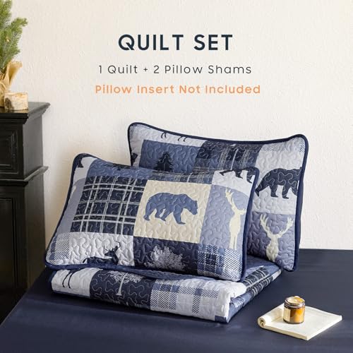 Wake In Cloud - Rustic Quilt Set, Cabin Lodge Christmas Bear Moose Deer Wildlife Western Patchwork Country, Reversible Lightweight Bedspread Coverlet, 3 Pieces, Blue Beige, King Size Wake In Cloud