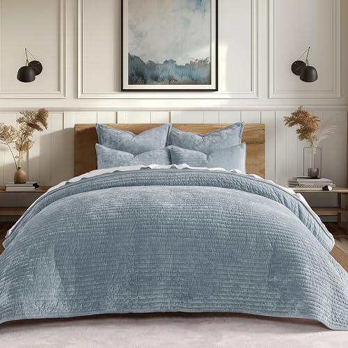EVERGRACE Velvet Quilt Set King Size, Luxurious Soft Striped Channel Bedding Set, Lightweight Velvet Comforter for All Season, Oversized Bedspread Coverlet with 2 Matching Shams, Blue Linen EVERGRACEHOME
