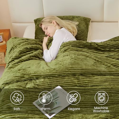 Bildenly Velvet Comforter Set Twin Size, Ultra-Soft Winter Quilt Sets, Luxury Fluffy Bedspread Coverlet Quilted Bedding Set with 1 Pillow Shams for All Season, 66"x90" Oliver Green Bildenly
