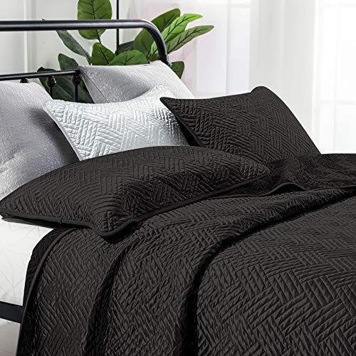 NTBAY Twin Silk Satin Quilt Set, Geometric Pattern Bedspread Luxury Quilted Coverlet Set for All Seasons(1 Quilt, 1 Pillow Sham), Black NTBAY