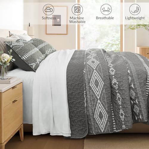 Whale Flotilla Full Queen Size Quilt Set - Reversible Grey Quilts Queen Size with 2 Pillow Shams, Lightweight Boho Striped Bedspreads Coverlet Bedding Set for All Seasons Whale Flotilla