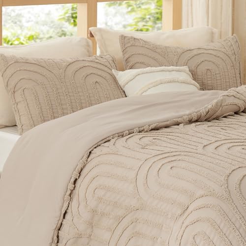 Bedsure Boho Tufted Khaki Comforter King Size, GentleSoft™ 3 Pieces Boho Farmhouse Decor Bedding, Arch Shabby Chic Bedding for All Seasons, 1 Bed Comforter, 2 Pillow Shams, 104x90 Inches Bedsure