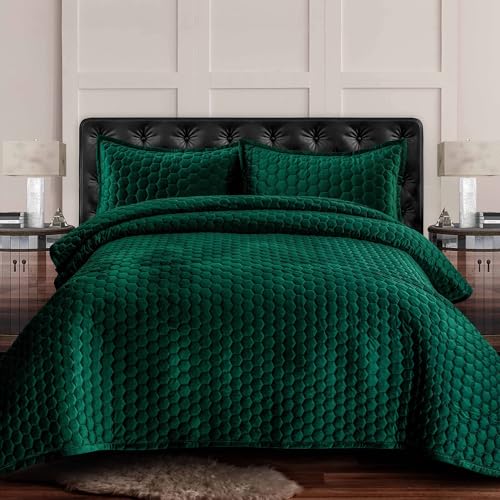 Tribeca Living Lugano Oversized Velvet Quilt Set - All Season, Extra Large, 3 Piece Queen Size Comforter Set with 2 Pillow Shams in Emerald Green Honeycomb Pattern 260GSM Tribeca Living