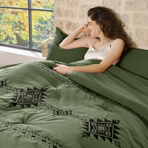 Baskbed Embroidered Boho Comforter Set King Size, 3-Piece Western Shabby Chic Bedding Set - Fluffy Ultra Soft Microfiber with Intricate Design, Includes 1 Green Comforter(102"x90") & 2 Pillowcases Baskbed