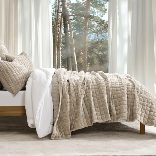 RECYCO Luxury Velvet Quilt Set King Size Bedding Sets, Ultra Soft Velvet Comforter Set, Lightweight Channel Box Stitch Oversized Bedspread Coverlet for All Season, with 2 Shams, Urban Taupe RECYCO